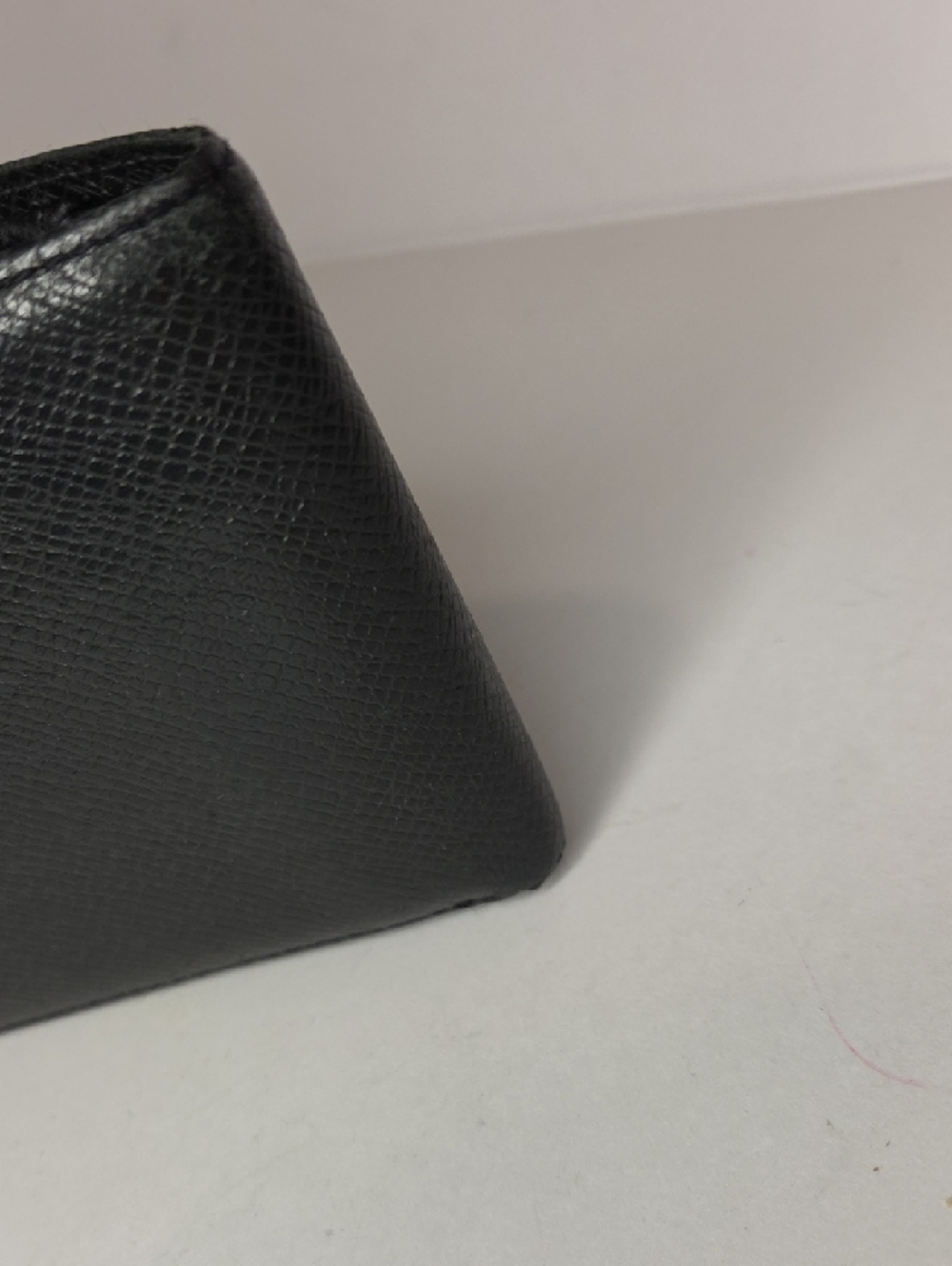 Louis Vuitton Black Taiga Textured Leather Slim Wallet - Picture 8 of 11